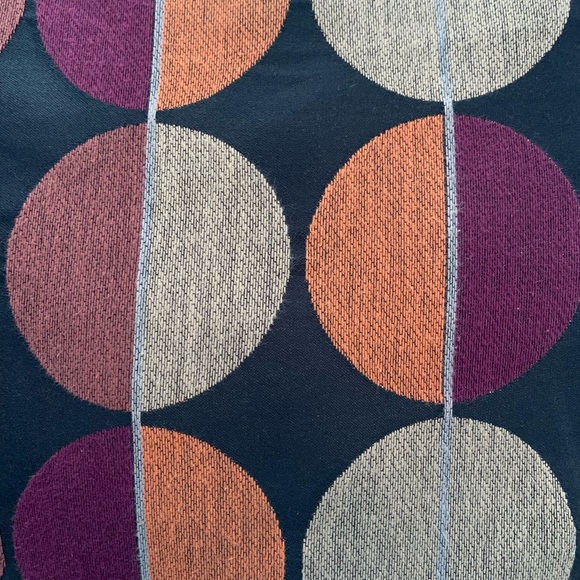 Two 20x20 Throw pillow covers, Geometric print. (Pillows not included) - Picture 4 of 7